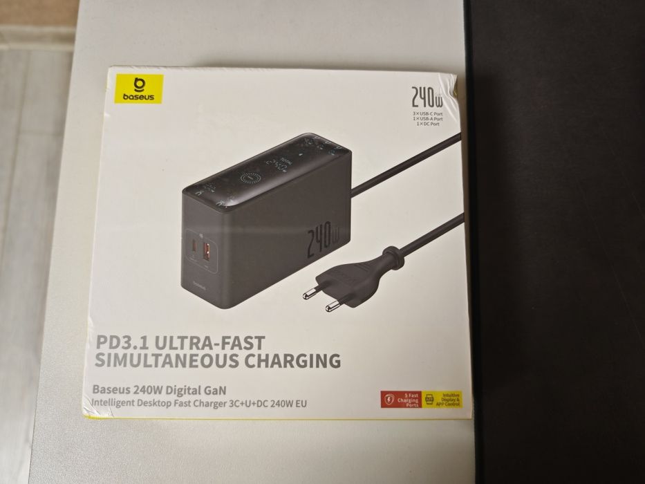 Baseus 240W Digital GaN зарядний пристрій новий