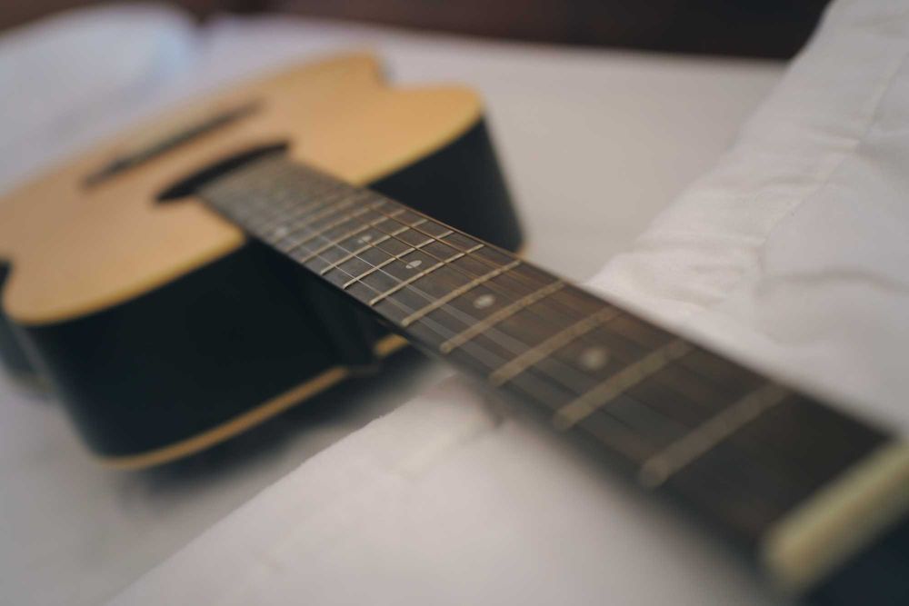 Guitarra violão como nova e saco para guardar