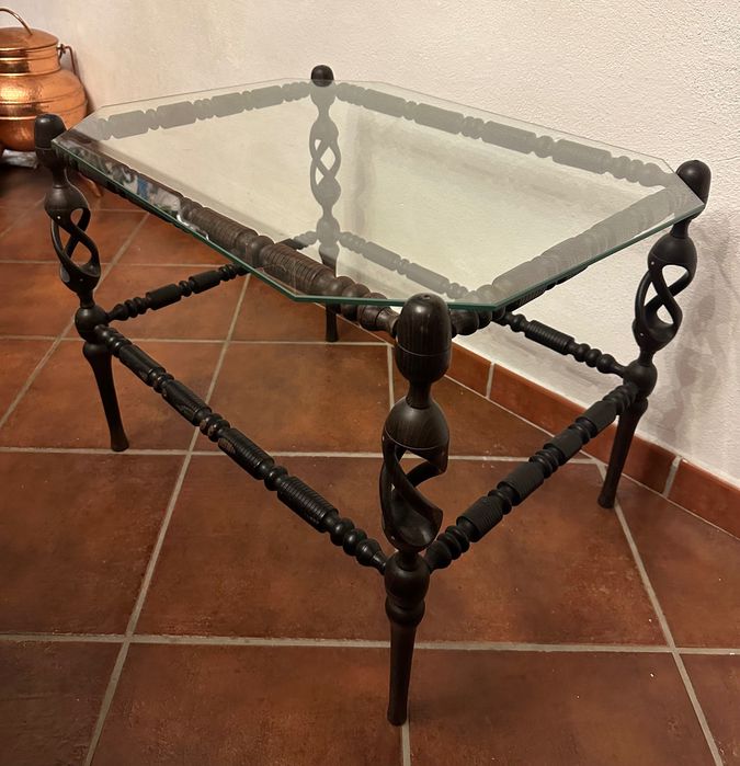 Mesa de centro de madeira e vidro