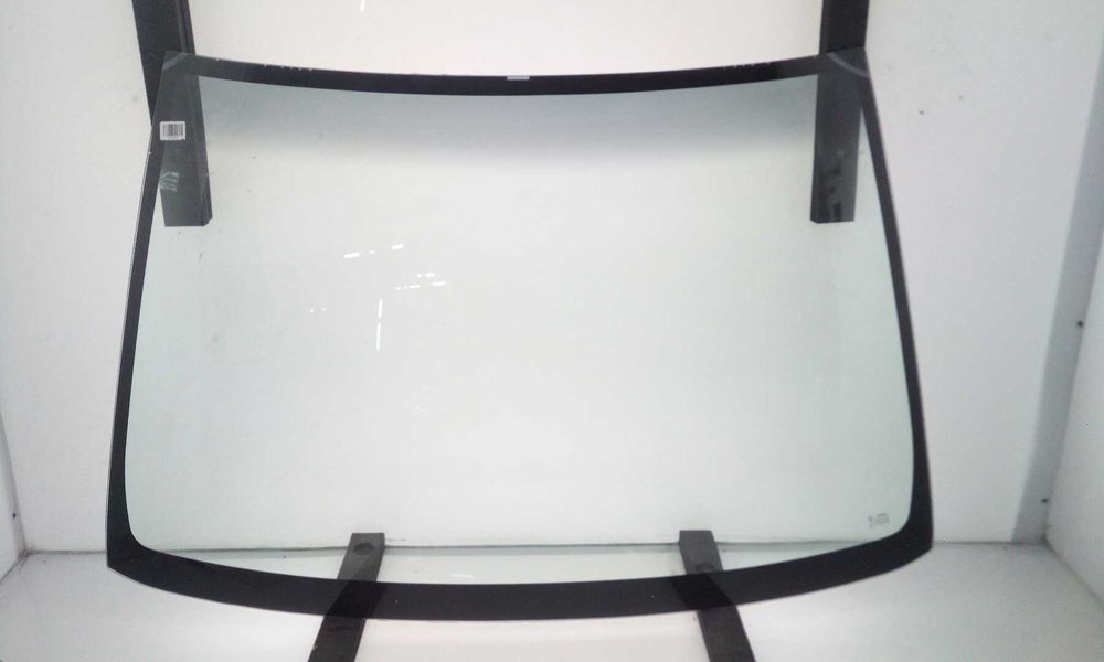 Szyba samochodowa przednia czołowa używana TOYOTA DOWÓZ