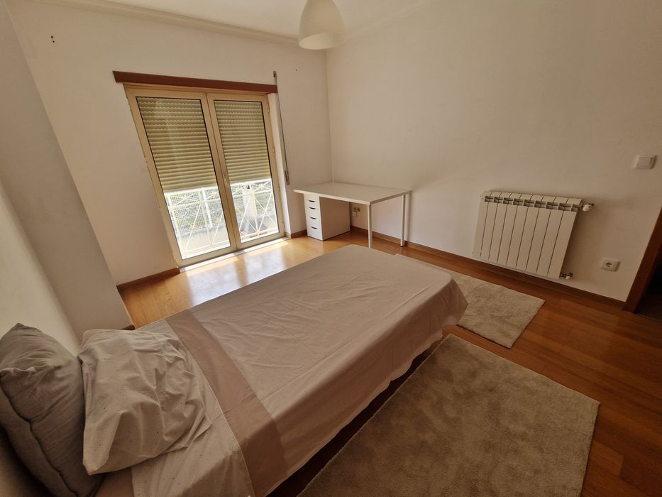 Aluga-se quarto junto ao Hospital de Leiria