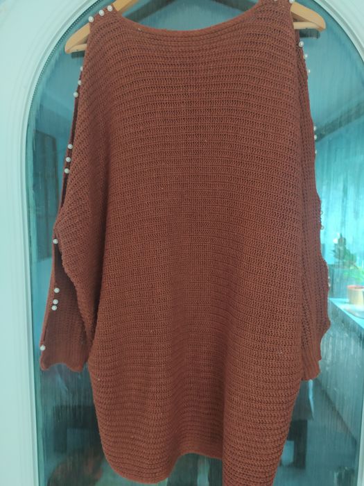 Brązowy sweterek