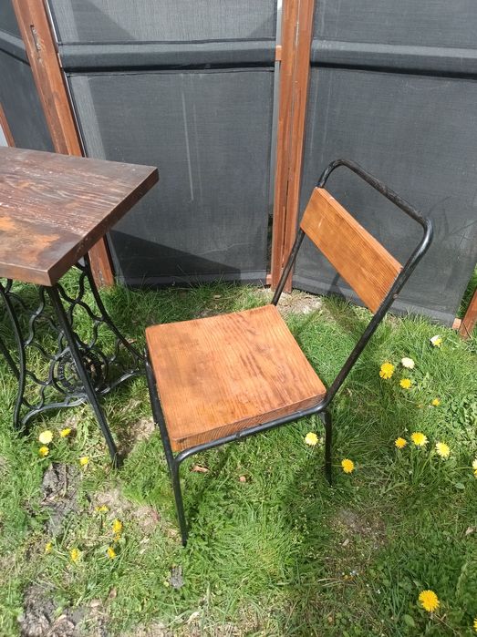 Stolik i 2 krzesła + parawan na balkon