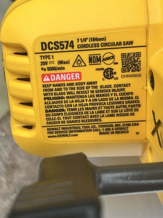 Паркетна DeWalt DCS574