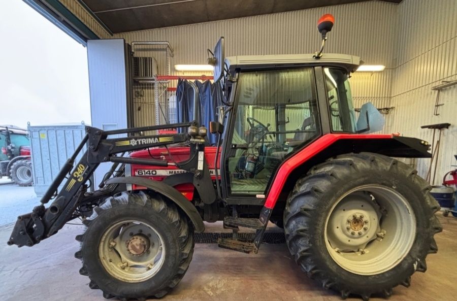 Massey Ferguson 6140 z ładowaczem 91KM