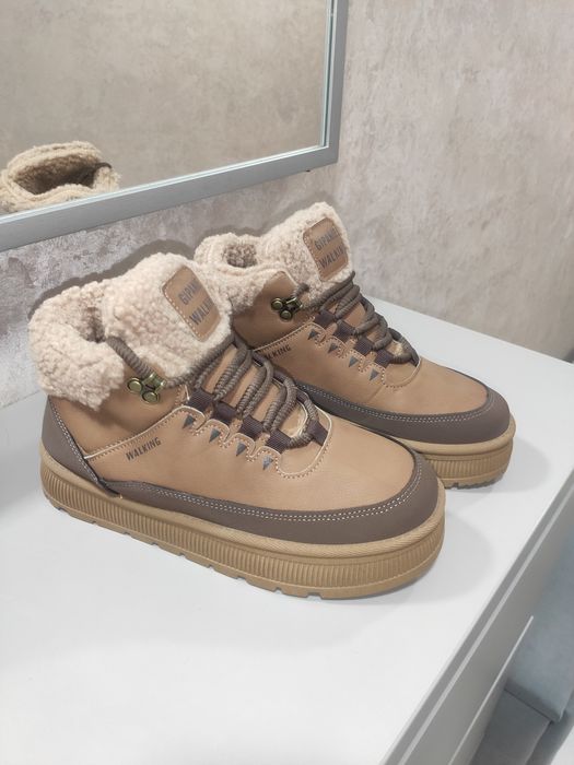 Кеды женские, зимние, два цвета.