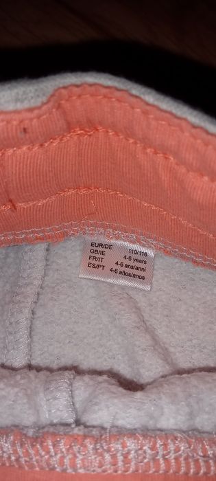 Spodnie dresowe dla dziewczynki gwiazdki 110/116