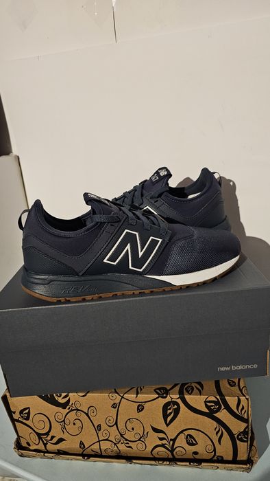 Buty nowe sportowe New Balance modny kolor rozmiar 41.5