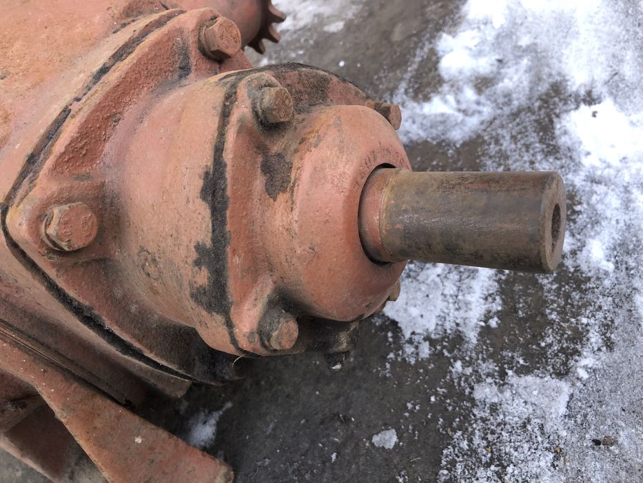 Редуктор кутовий Т-образний