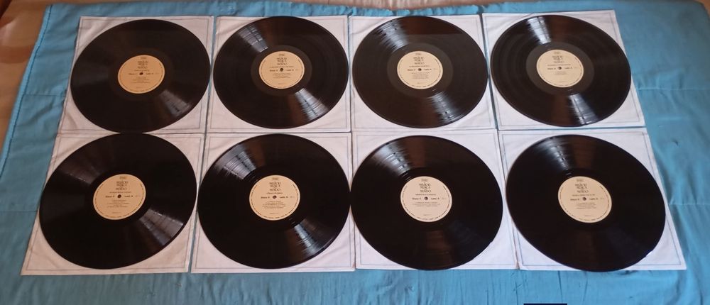 Caixa com 8 LPs - "A Melhor Música do Mundo"