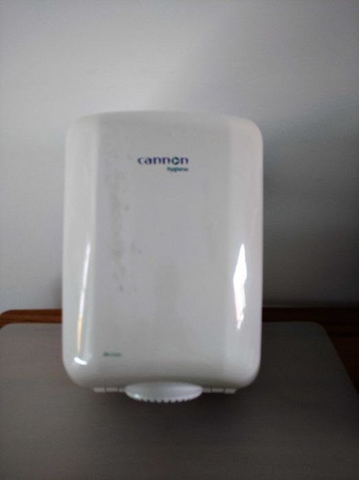 Dispensadores para vários tipos de papel e de espuma de limpeza mãos