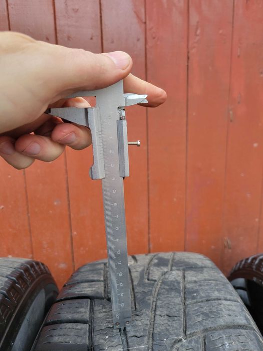 225 65 17 KUMHO зима протектор 6+ 2014 гарний стан 225/65/R17 без диск