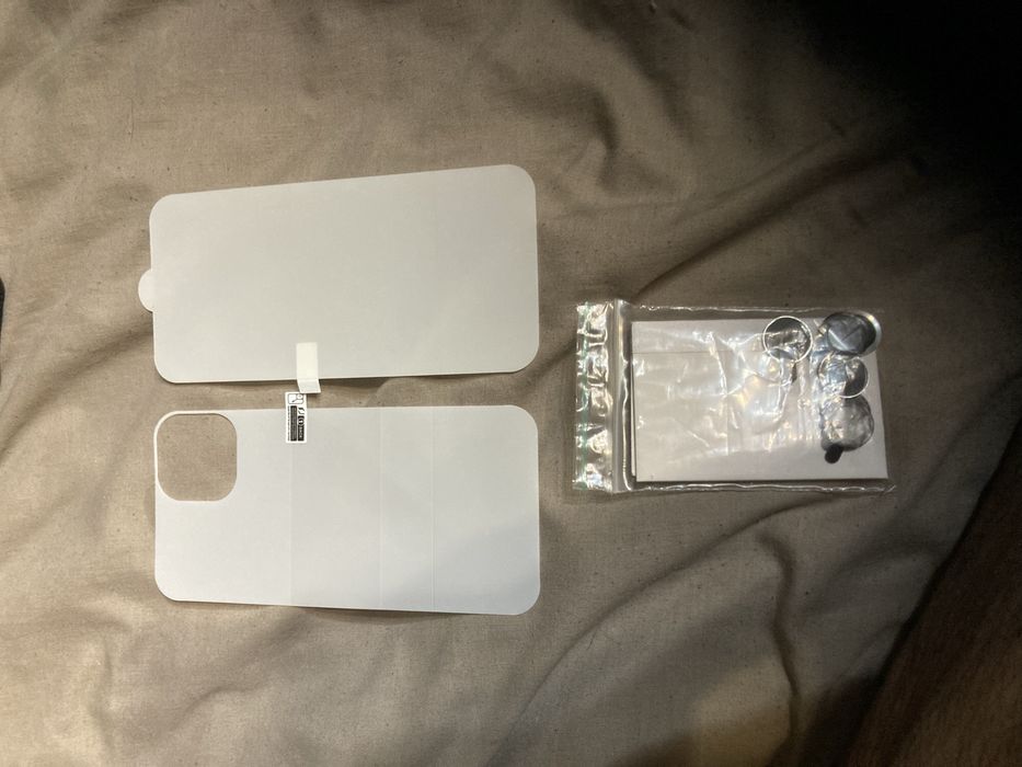 Чехол iphone 13.