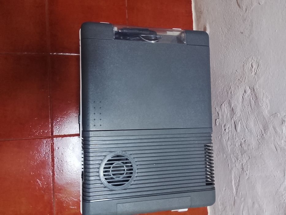 Frigorífico para viagens automóvel, camião