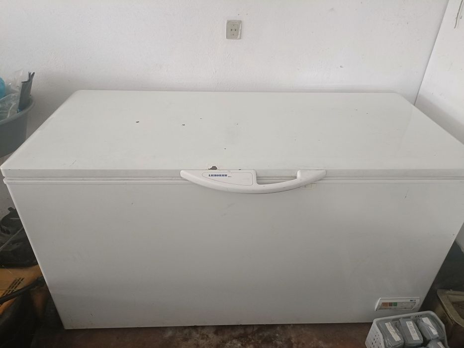 Vendo arca horizontal branca Liebherr