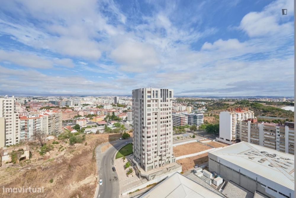 Quarto - localizado em Olaias Lisbon