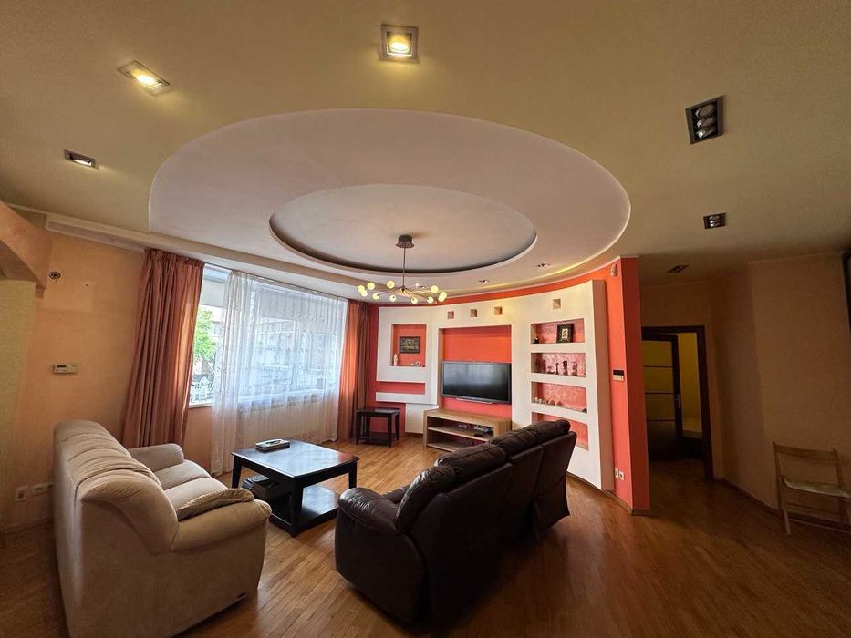 3-кімнатна квартира - центр, меблі, техніка