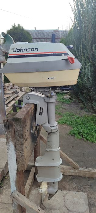 Лодочний мотор двигун Johnson Evinrude 4