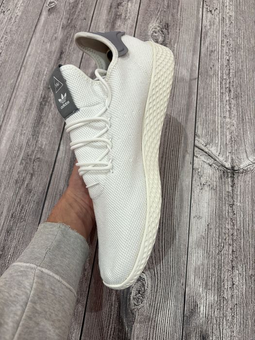 Кросівки adidas Hu