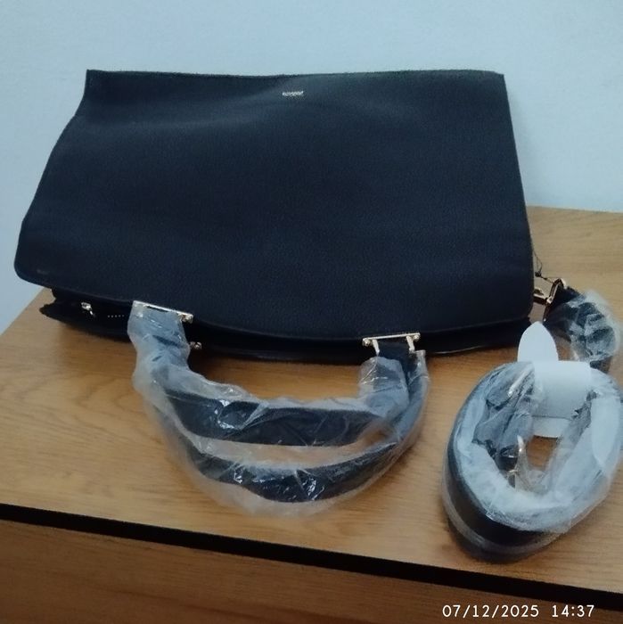 Mala senhora para documentos nova.