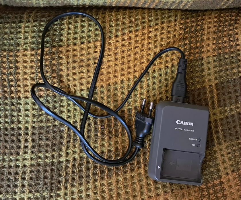 Ładowarka Canon 8,4V/0,7A  CB-2LZE