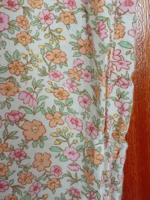 Macacão florido (Lefties)lindo