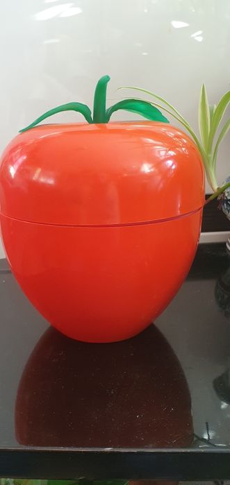 Italian cooler apple-shapped ice cube 70's, włoski pojemnik na lód