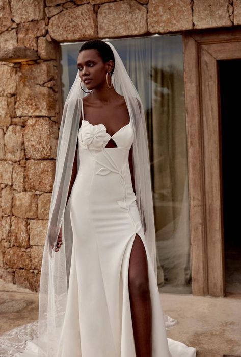 Suknia ślubna Justin Alexander (kolekcja 2025)