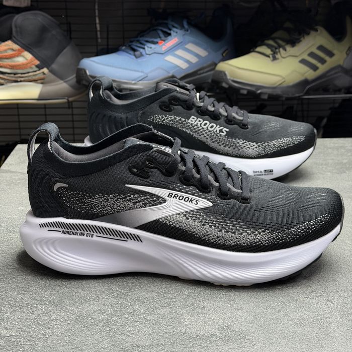 41р. ОРИГІНАЛ 100% Кросівки кроссовки адідас брукс Brooks