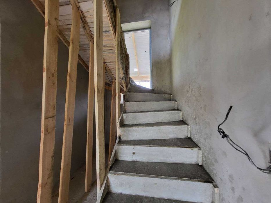 Двоповерховий будинок 160 кв. м. з гаражем