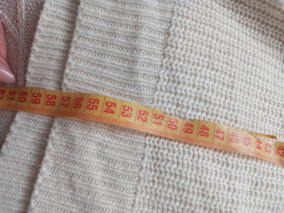 Miękki śmietankowy sweter SHEIN 2XL z falbankami