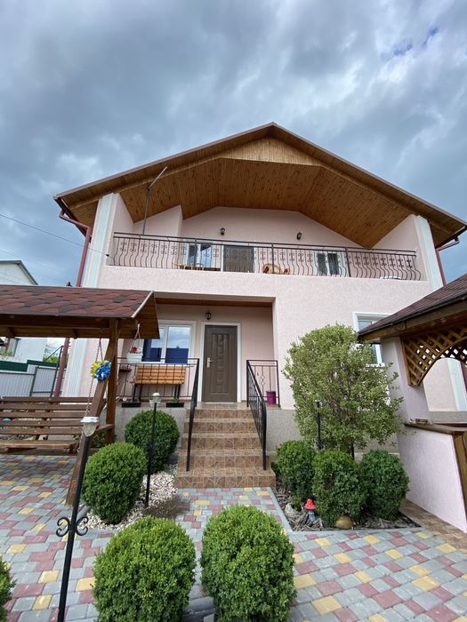 Довготривала оренда дачі з чаном на березі Дністра