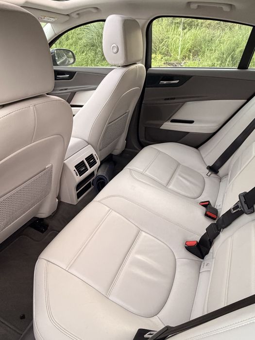 Jaguar xe 2.0 caixa automática