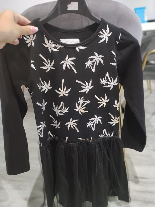 Sukienka kolekcja La lalla czarna 128/134. Polecam