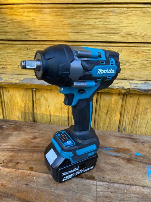 Klucz udarowy Makita DTW700 – 18V, nowy (z akumulatorem lub bez)