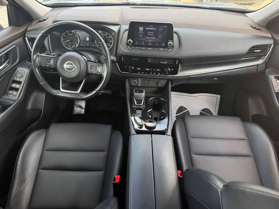 Nissan Rogue SV      2021