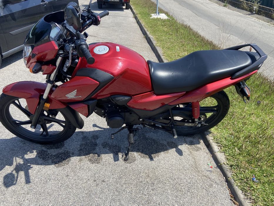 Honda CB125F 2024 – 2.200 km .