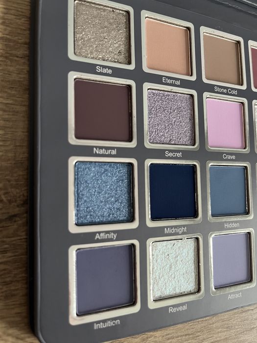 Cosmic Brushes paleta cieni Cooltrals