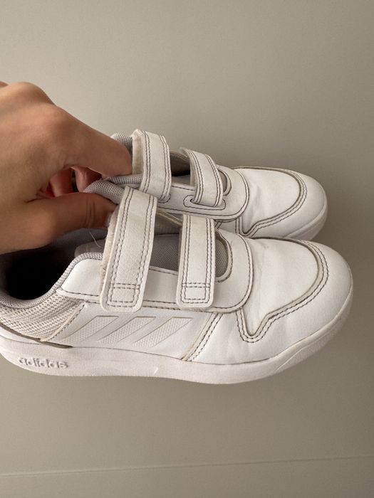 Білі кросівки Adidas дитячі fr 32 us 1