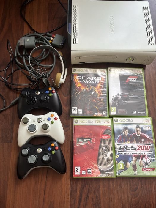Konsola XBOX 360 + 3x pad + 4 gry