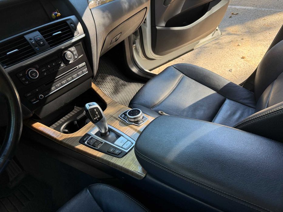 продам свою BMW X3 2013