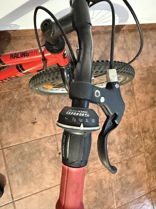 Bicicleta B’TWIN de criança – Vermelha – 20”