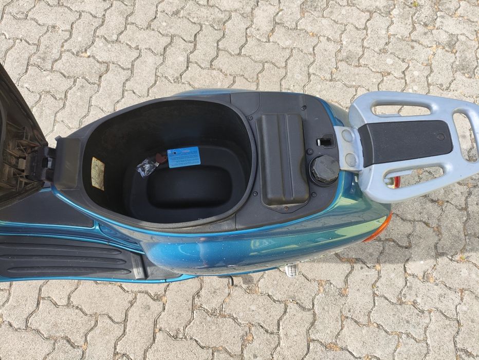 Scooter Vespa Piaggio ET4 125cc (M04)