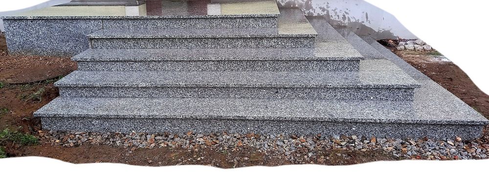 Montaż:Taras,schody, parapet: granit: