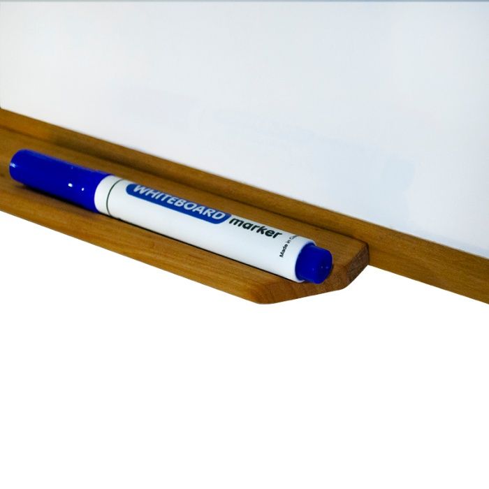 Комбінована дошка у дерев'яному профілі. Інформаційний стенд