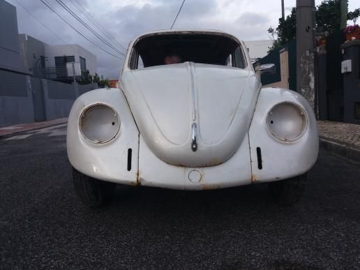 VOLKSWAGEN 1300L Carocha Branco com todas as peças dentro do carro (com teto de Abrir)