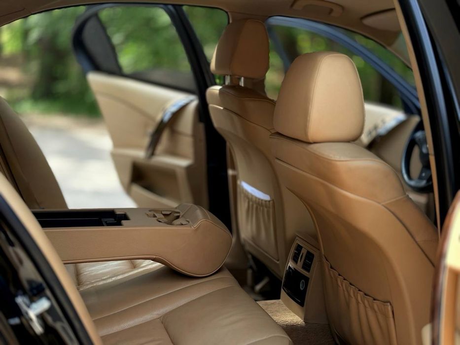 BMW E60 523I
