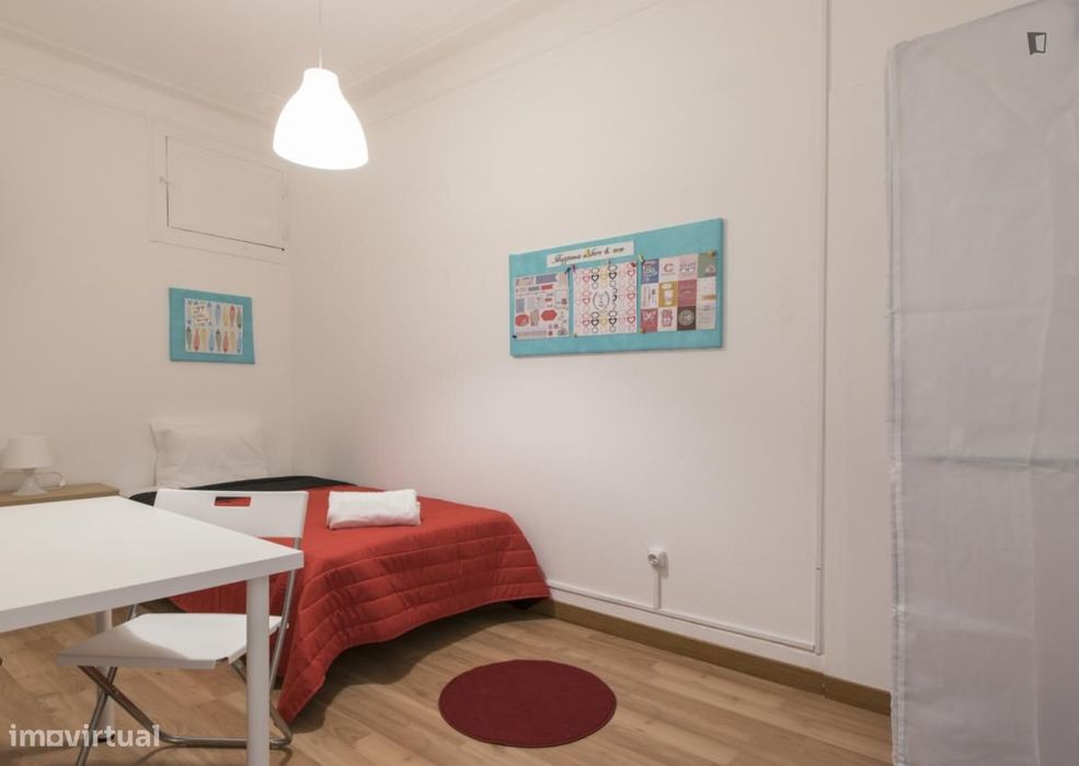 Quarto - localizado em Arroios Lisbon