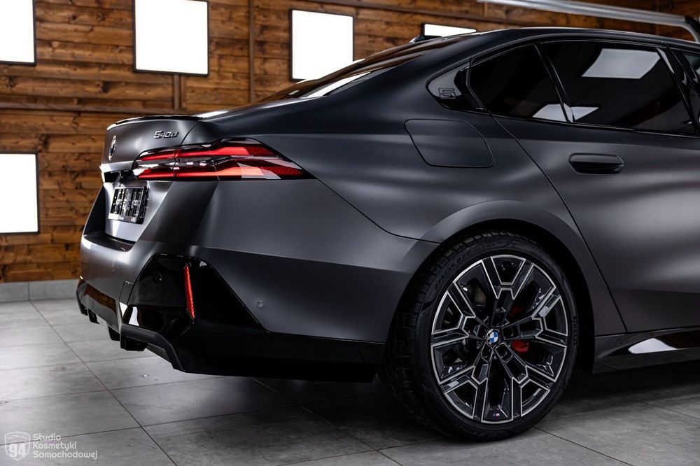 Auto do ślubu BMW G60 frozen deep grey Sieradz całe łódzkie