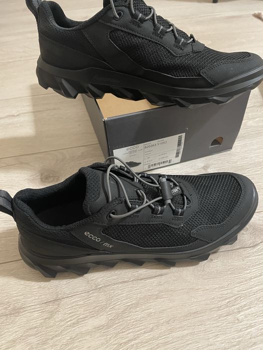 Оригінальні кросівки ECCO